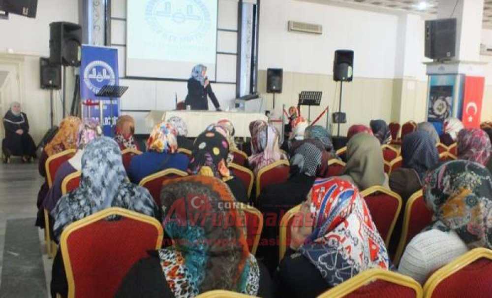 Çorlu Müftülüğü`nden Göç Bağlamında Kadın Ve Dayanışma Konferansı