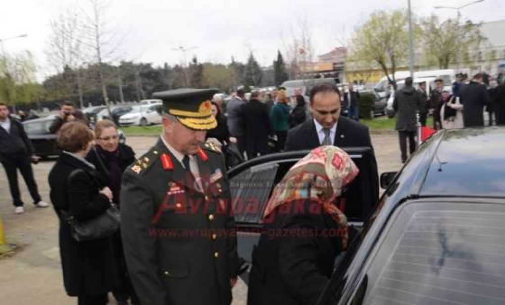 5. Kolordu Komutanı Korgeneral Altıntaş'tan Şehit Annesine Vefa