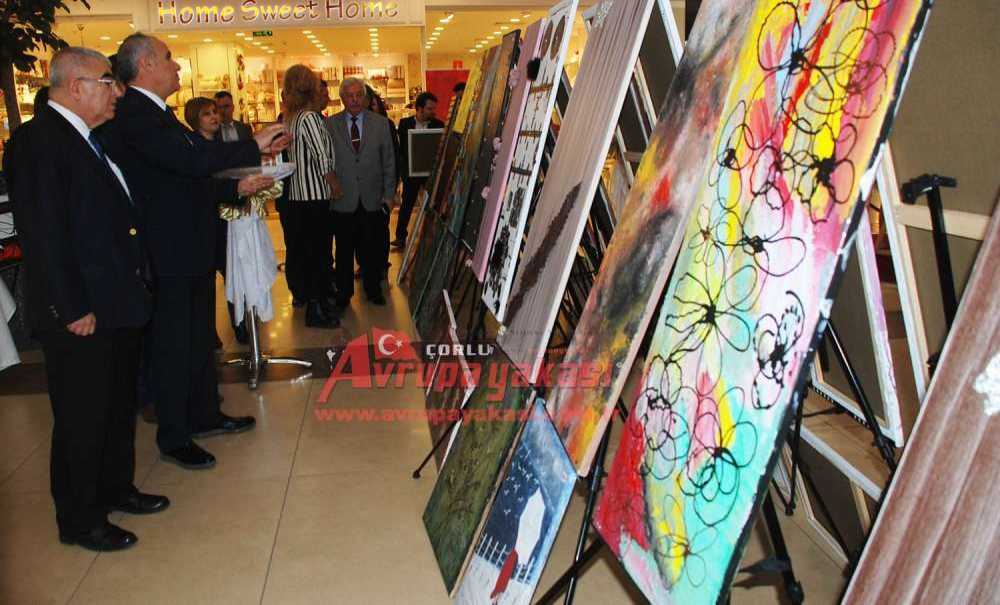 Furtuni Ve İsak Pinhas Ortaokulu`nun Spor Salonu İnşaatı İçin Sergi Açıldı