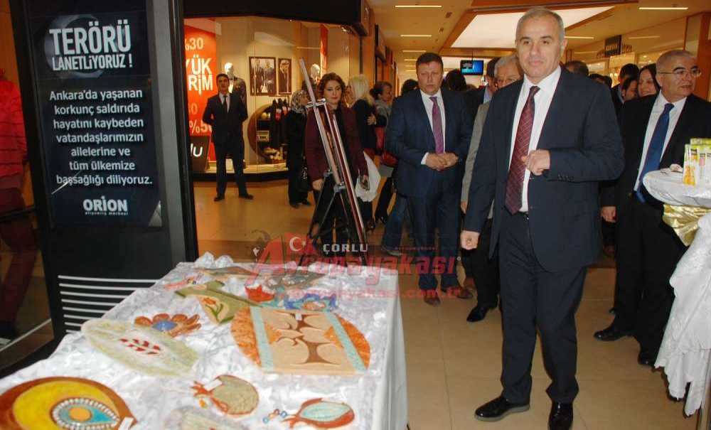 Furtuni Ve İsak Pinhas Ortaokulu`nun Spor Salonu İnşaatı İçin Sergi Açıldı