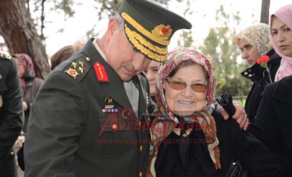 5. Kolordu Komutanı Korgeneral Altıntaş'tan Şehit Annesine Vefa