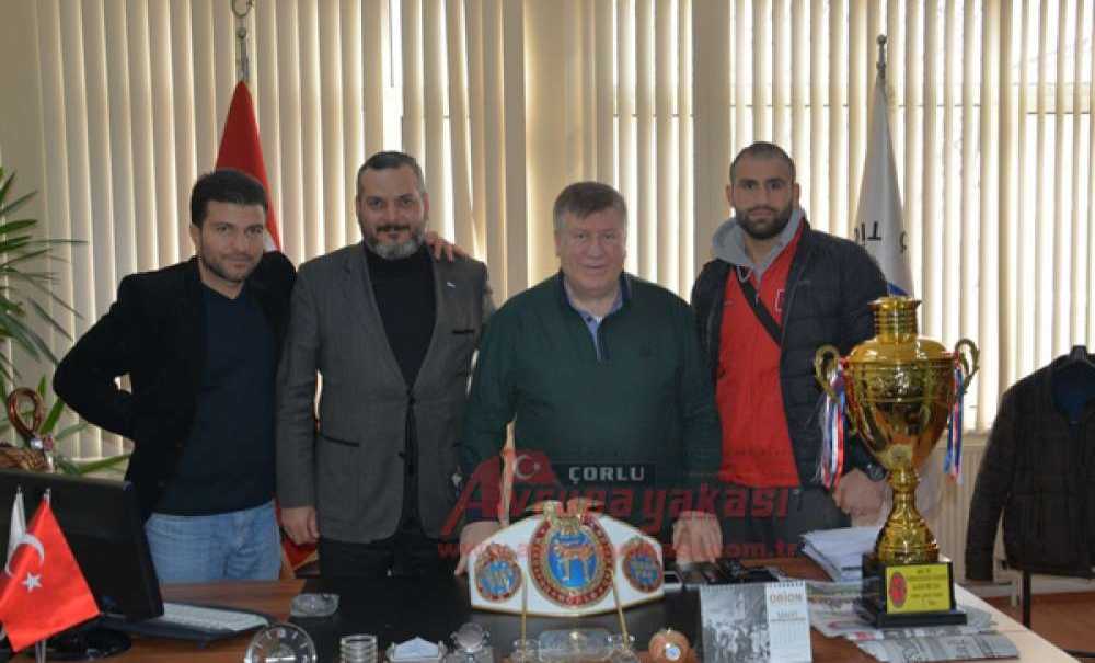 Dünya Şampiyonundan Başkan Sülün`e Ziyaret