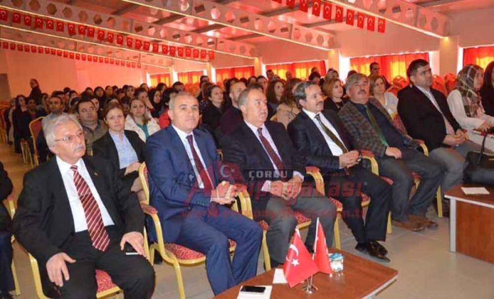 Azıcık Işığın Peşinde Semineri Düzenlendi