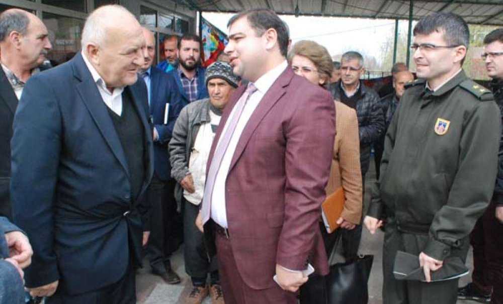 Kaymakam Kızıltoprak Halkın Sorunlarını Dinliyor