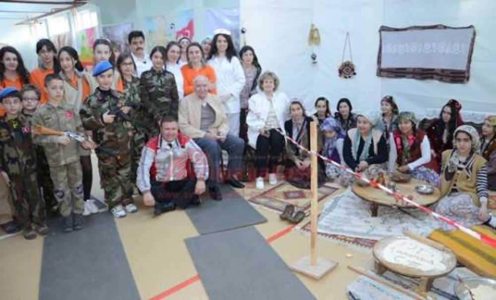 Pinhas Çiftinden Yaptırdıkları Okula Ziyaret