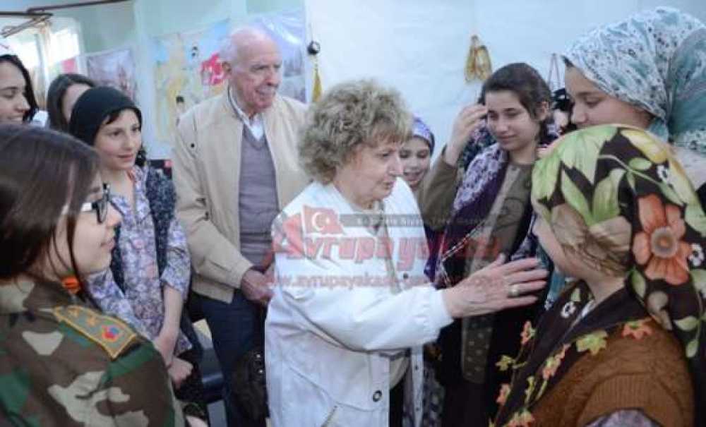 Pinhas Çiftinden Yaptırdıkları Okula Ziyaret