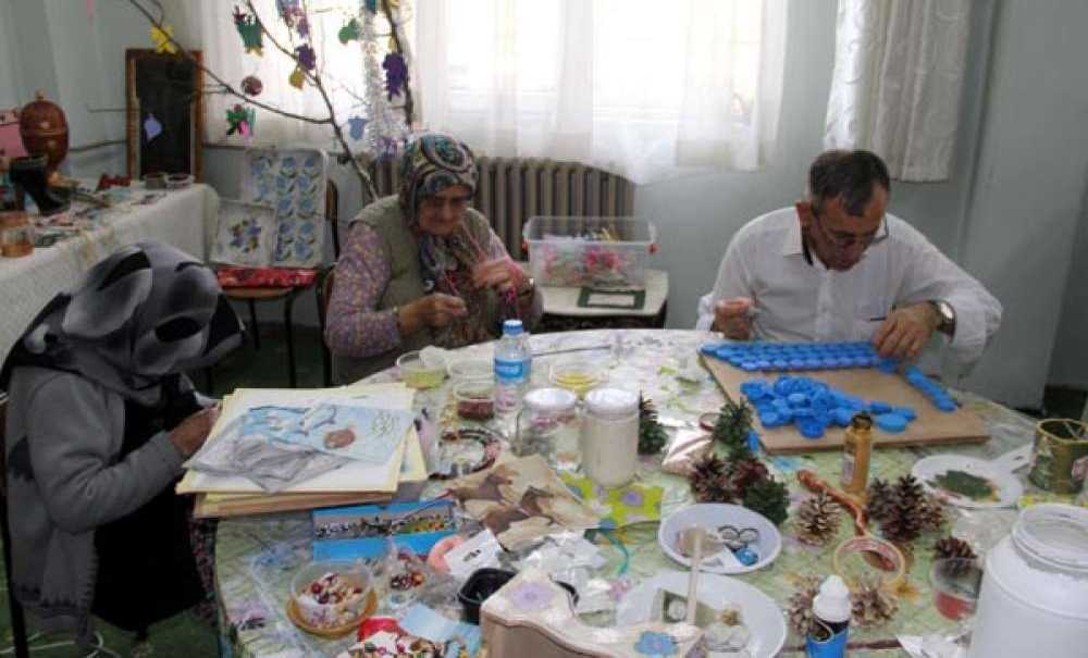Koca Çınarlar El Sanatıyla Huzur Buluyor
