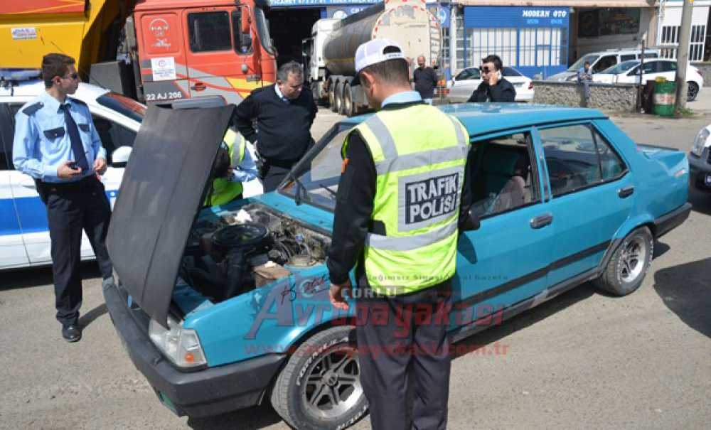 Çalıntı Aracı Bırakıp Kaçtılar