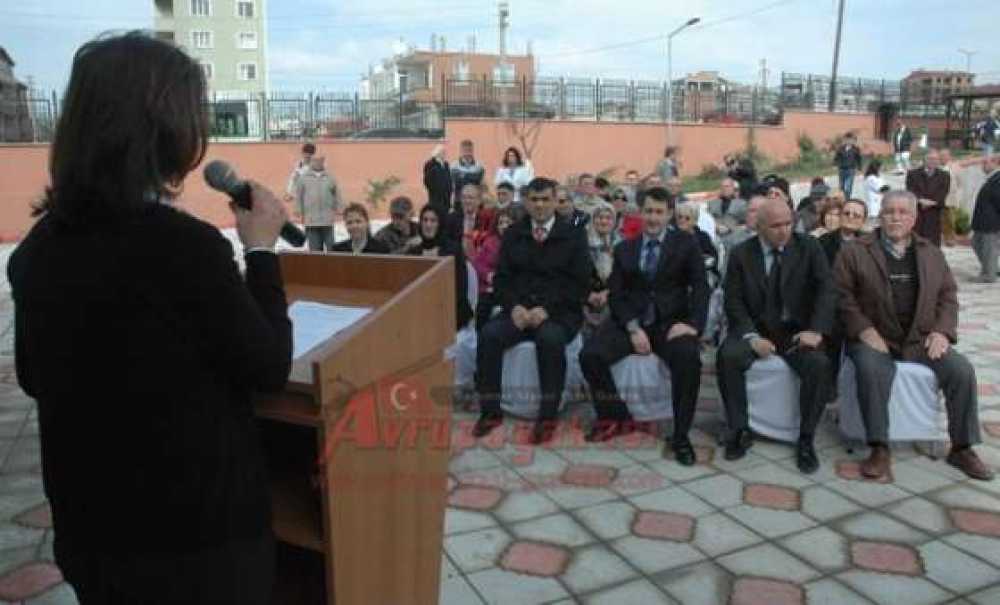 Çorlu Huzurevinde Kalan Yaşlılar Ağaç Dikti