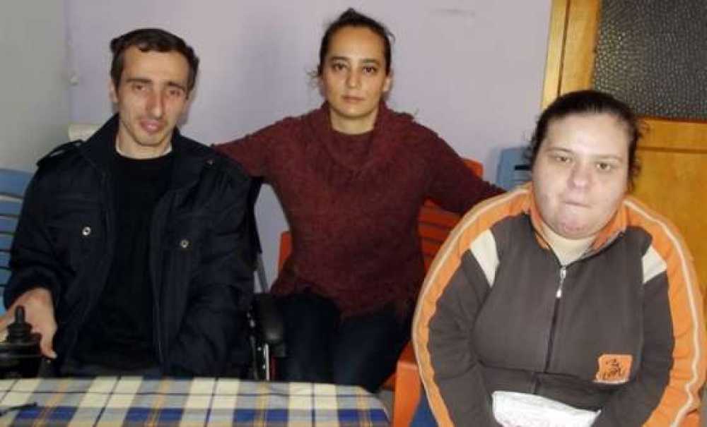 Engelliler Maaşlarının Kesilmesine Tepki Gösterdi