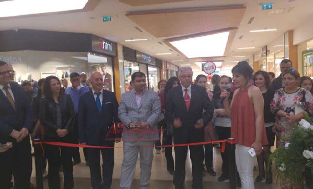 Aka Koleji`nden Sanat Resim Sergisi