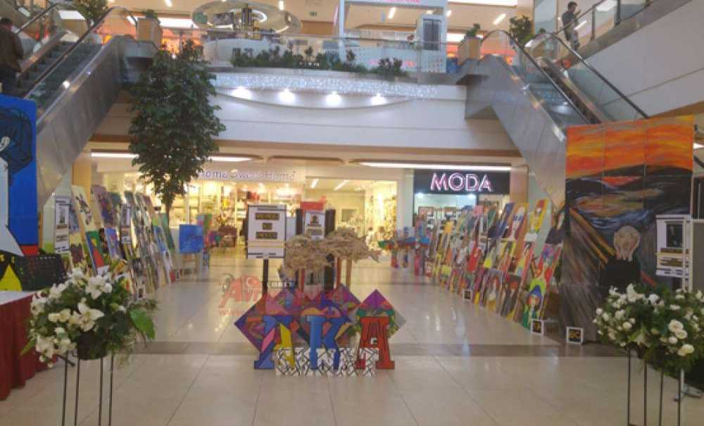 Aka Koleji`nden Sanat Resim Sergisi