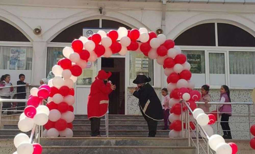 Amine Hatun Kur`an Kursu `ndan 23 Nisan Çocuk Şenliği