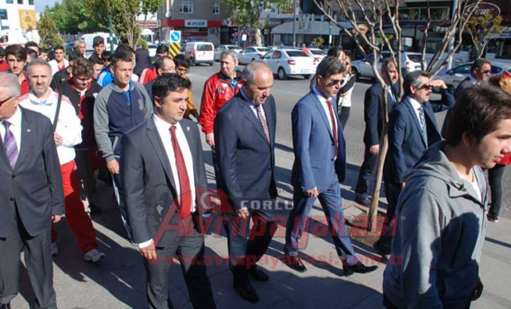 Çorlulu Öğrenciler Şehitleri Andı