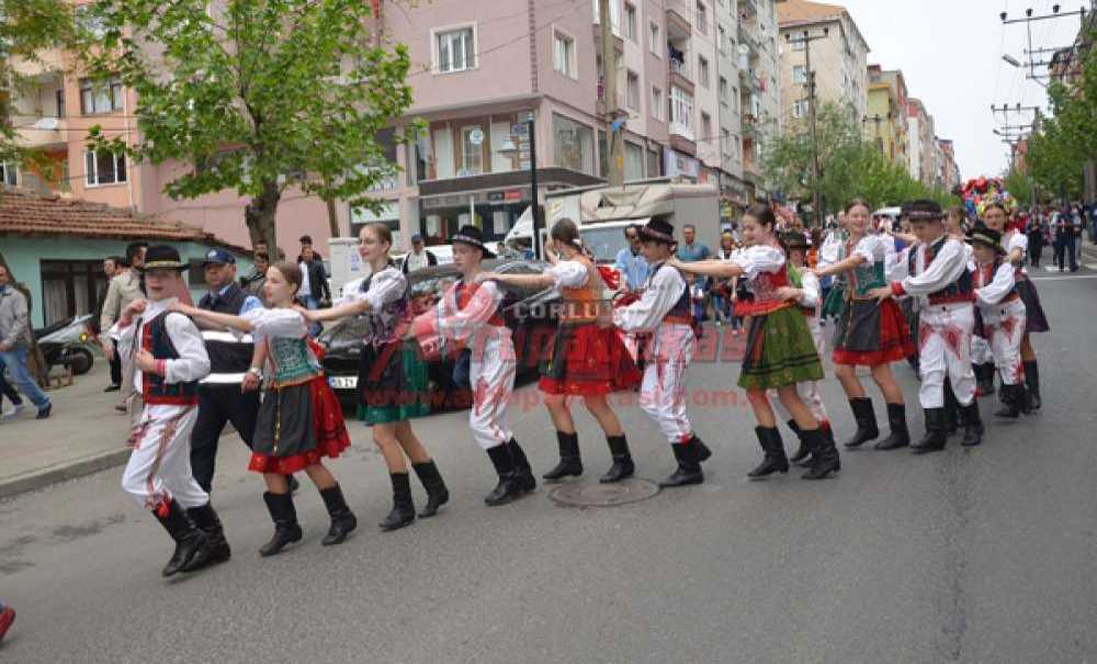Çocuklara Görkemli Festival