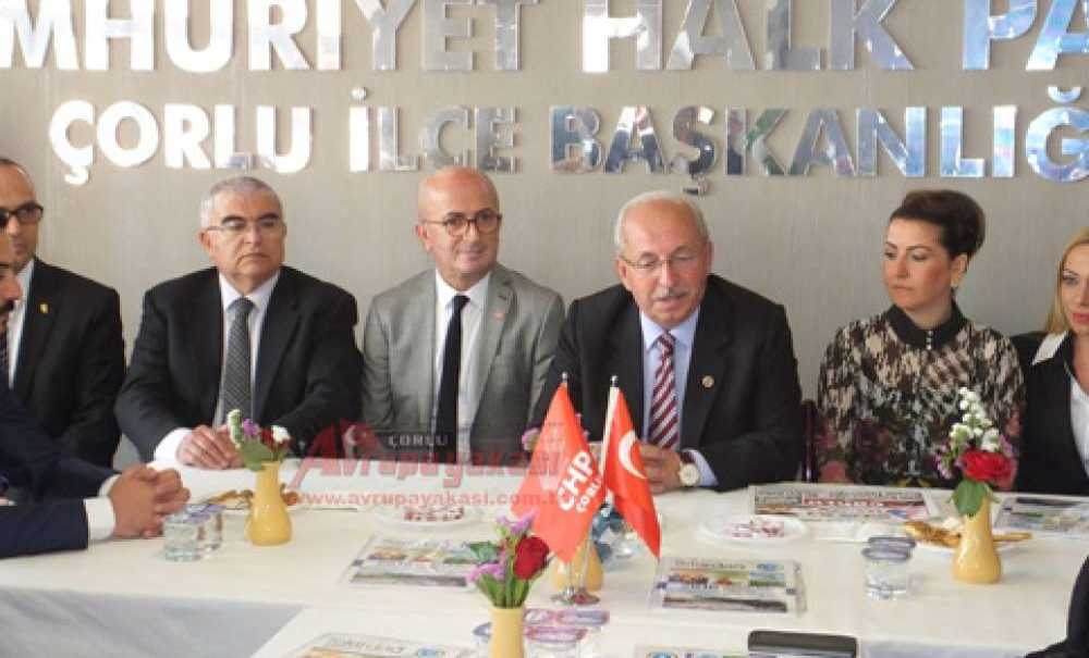 Başkan Albayrak'tan Çorlu Chp'ye Ziyaret