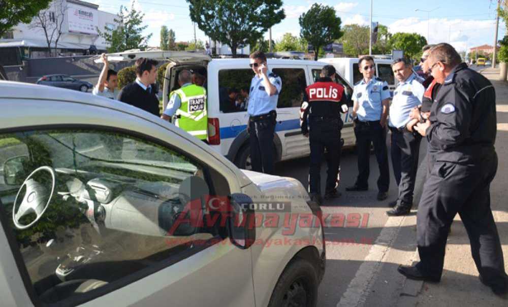Alkollü Sürücü Polise Çarptı