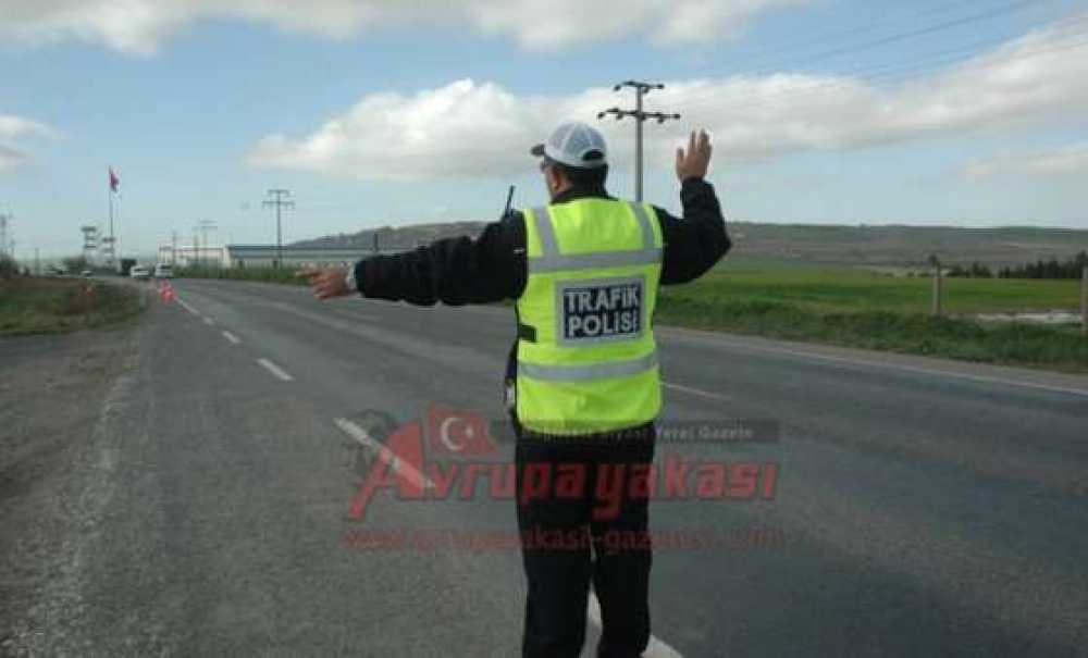 Trafik Ekiplerinden Emniyet Kemeri Uygulaması