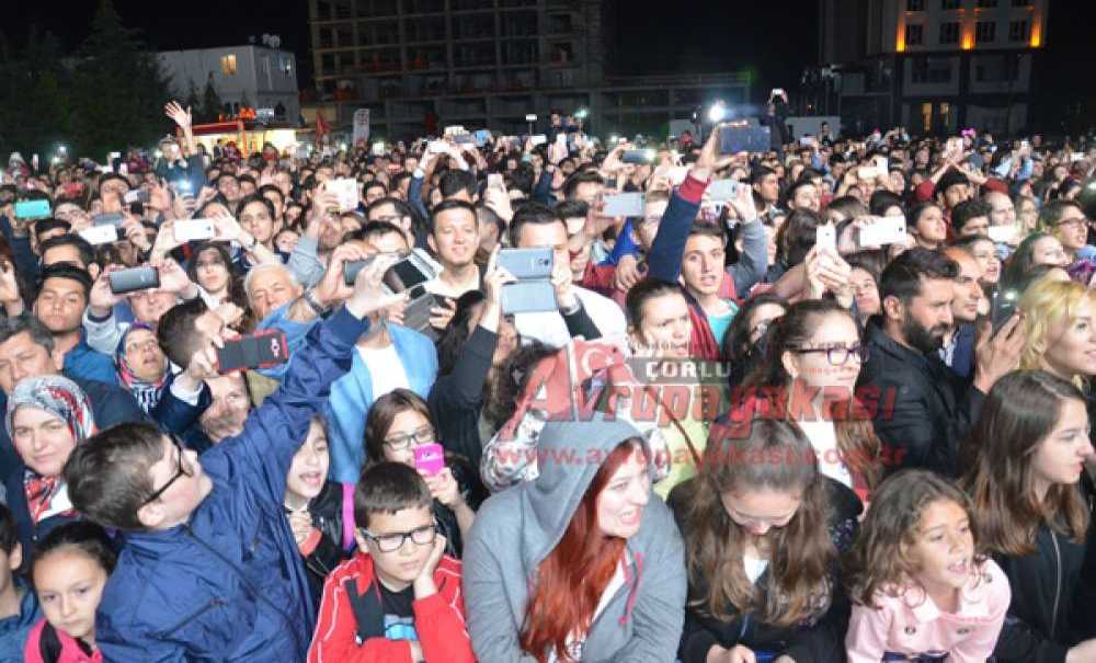 Çorlu Demet Akalın Konseri Ile Coştu