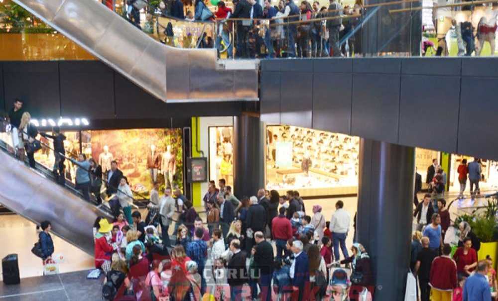 Trend Arena Ziyaretçi Akınına Uğradı