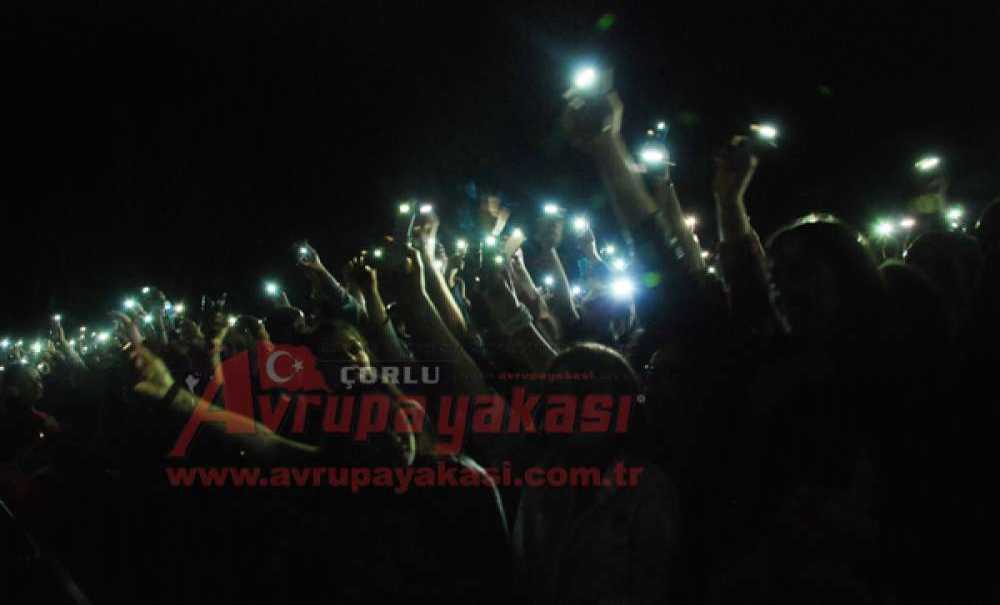 Model Grubu Çorlulular İçin Sahne Aldı