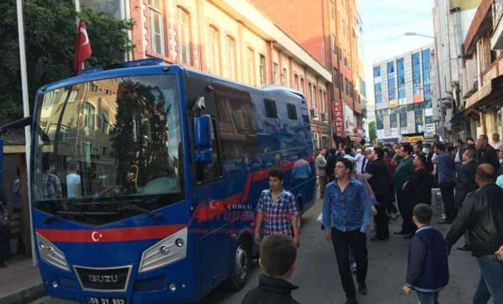 Tutuklu İşadamları Serbest Bırakıldı