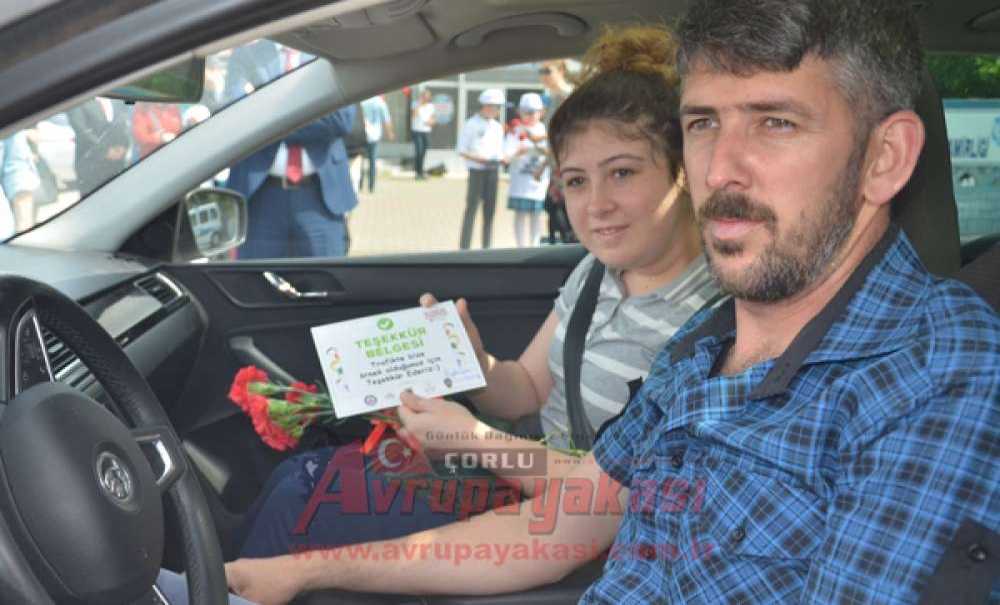 Çocuklardan Büyüklere Emniyet Kemeri Dersi