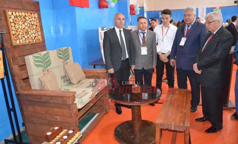 Endüstri Meslek Lisesi'nde Bilim Fuarı