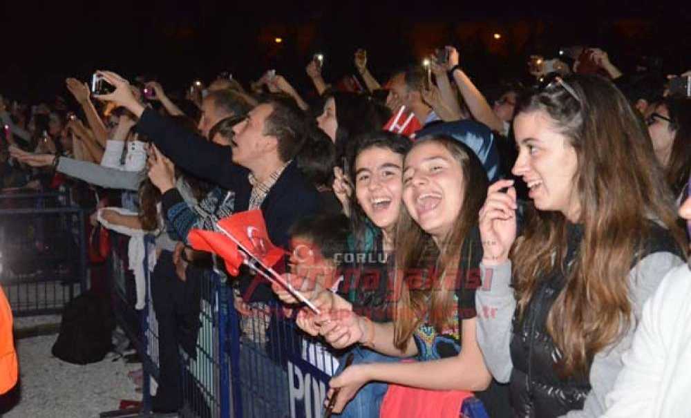 Trend Arena Mustafa Ceceli Ile Coştu