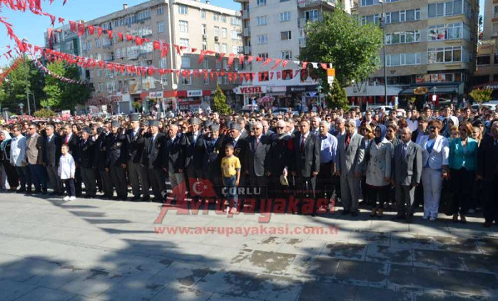 Çorlu'da Coşkulu 19 Mayıs Kutlaması