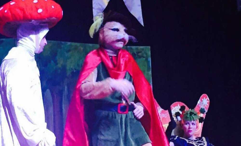 Kızılay Çorlu Şubesi Tarafından Düzenlenen Tiyatro Oyunu Sahnelendi