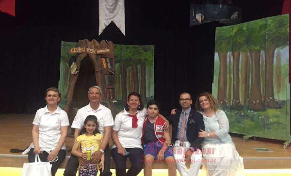 Kızılay Çorlu Şubesi Tarafından Düzenlenen Tiyatro Oyunu Sahnelendi