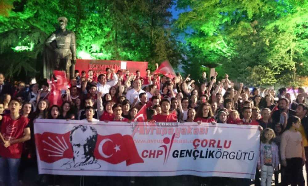 Chp`li Gençlerden Fener Alayı