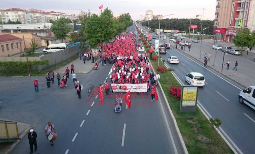 Chp`li Gençlerden Fener Alayı
