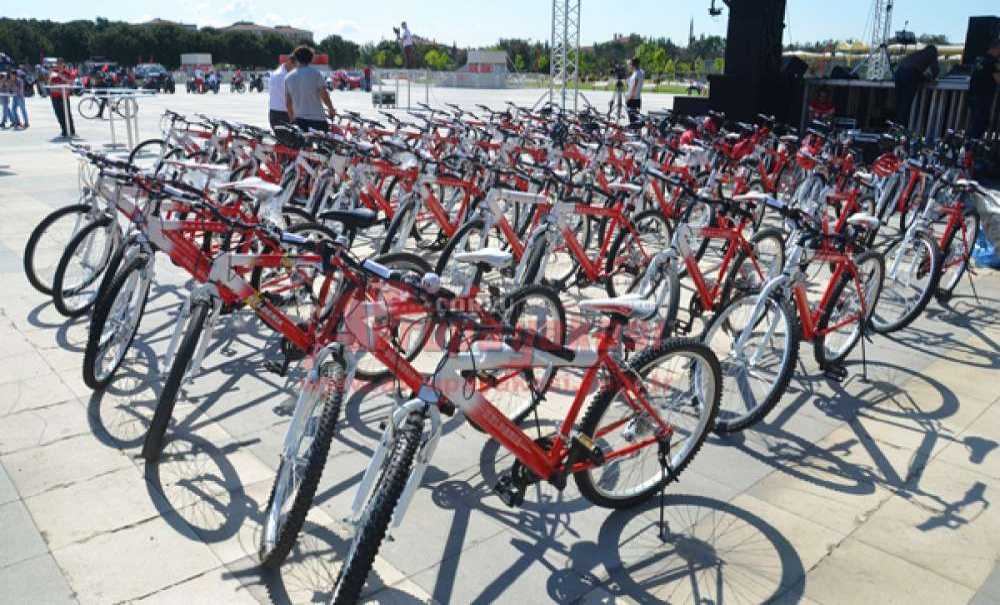 Çorlu İlçe Sağlık Müdürü Dr. Nurdane Korkmaz:“Sağlık Konusunda Bilinçli Toplum Oluşturma Adına Çalışma Yapıyoruz”