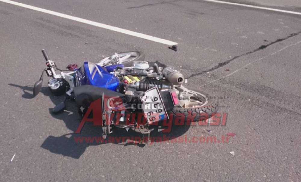 Kamyon Motosiklete Çarptı 2 Ölü