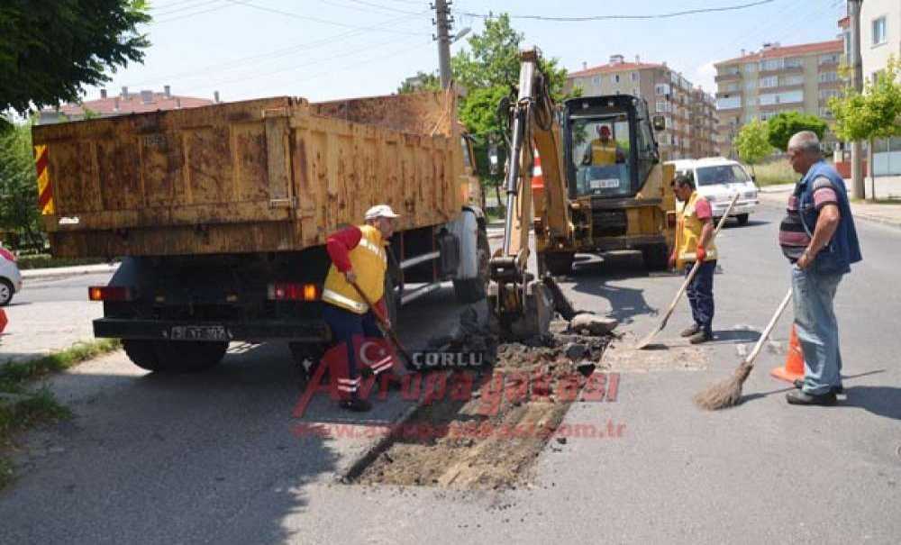 Fen İşleri Ekiplerinden Çorlu Yollarına Yama