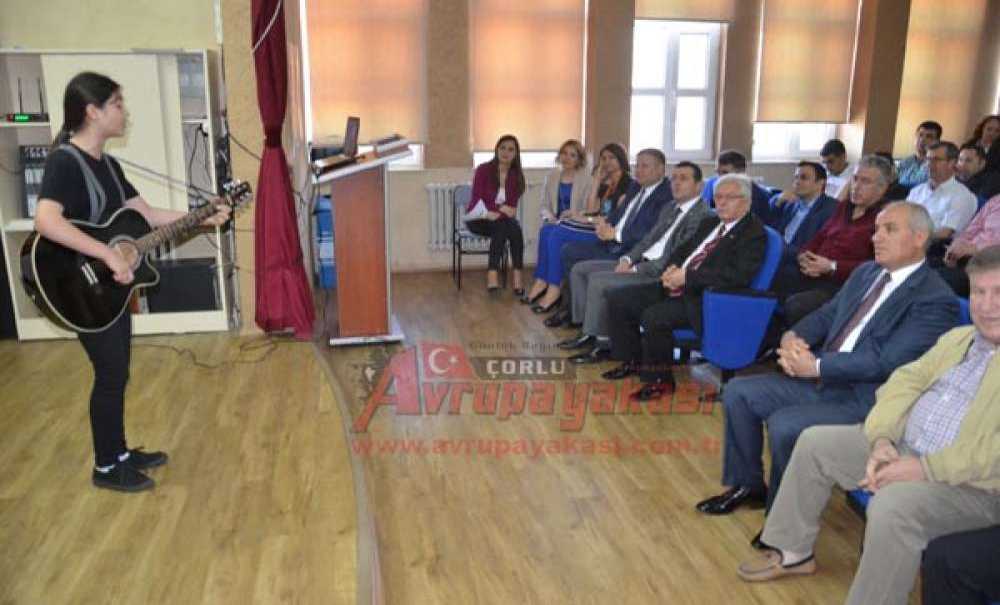 Pinhas Ortaokulu'nda Bilim Fuarı