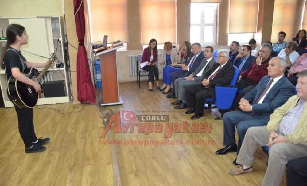 Pinhas Ortaokulu'nda Bilim Fuarı