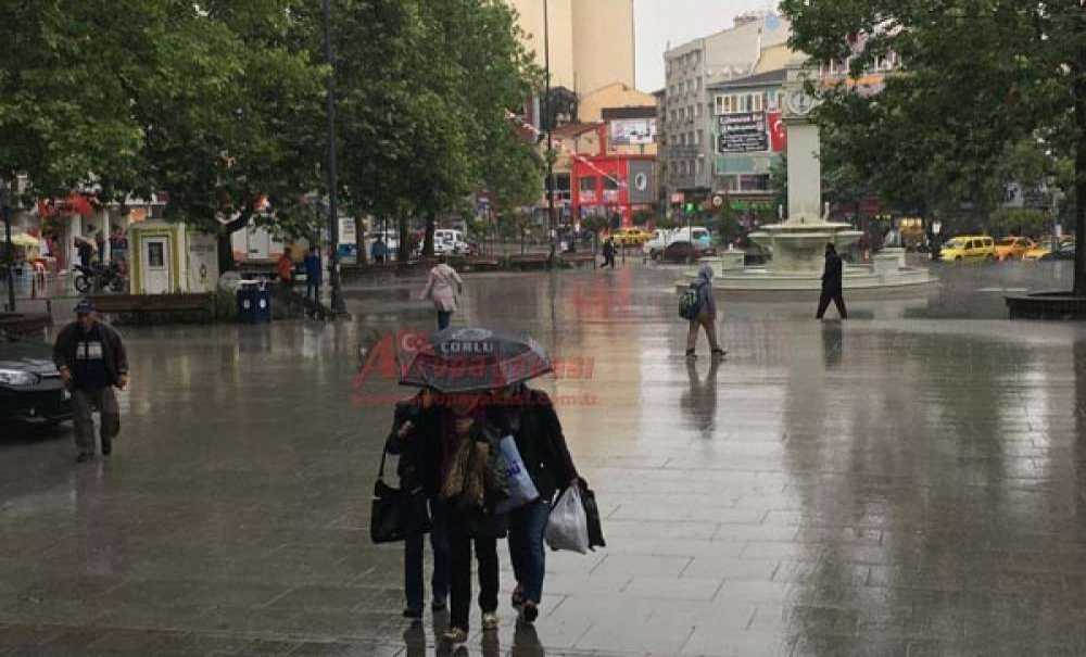Çorlu'da Yağmur Etkili Oldu