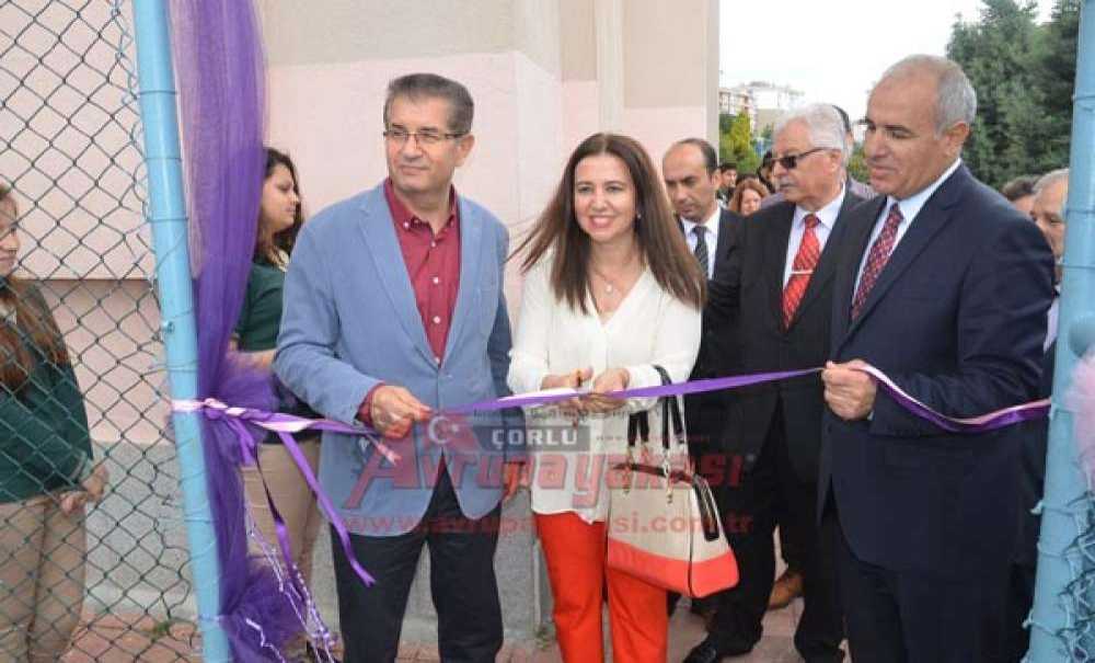 Çorlu Anadolu Lisesi`ne Yaptırılan Halı Saha Açıldı