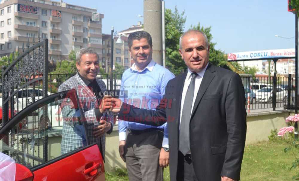 San Ki Bıraktım Kampanyası Talihlisi Otomobili Teslim Aldı