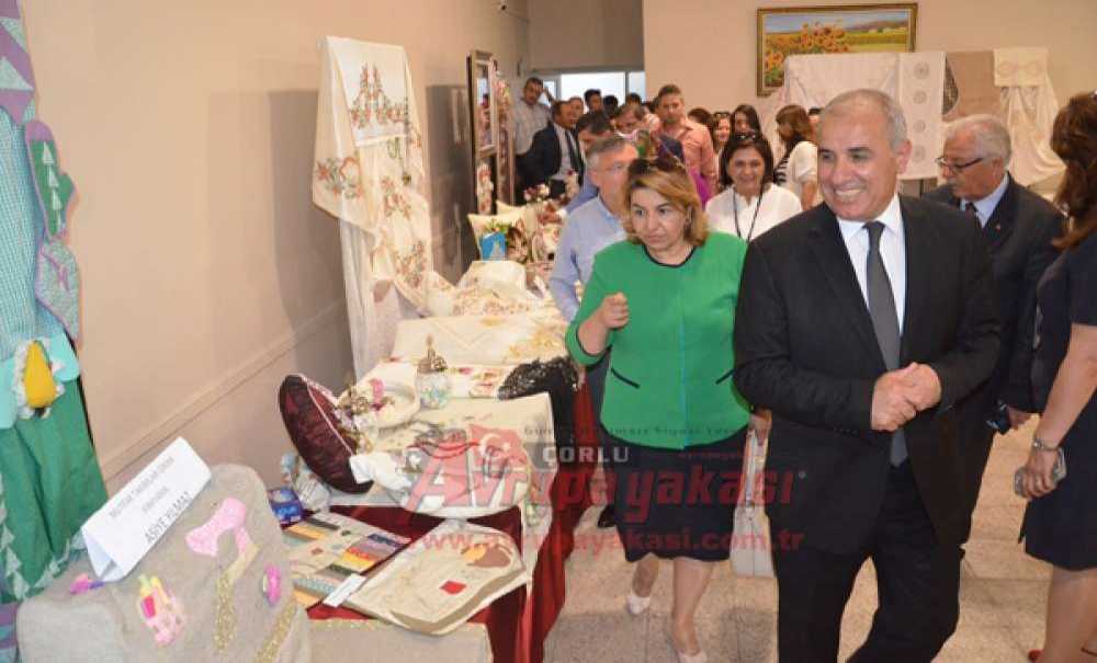 Çorlu Halk Eğitimi Merkezi`nden Yılsonu Sergisi