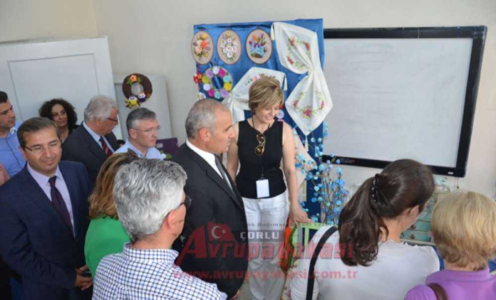 Çorlu Halk Eğitimi Merkezi`nden Yılsonu Sergisi