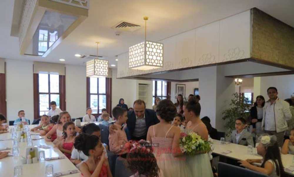 Vehbi Günaştı Öğrencileri Mezuniyeti Kutladı