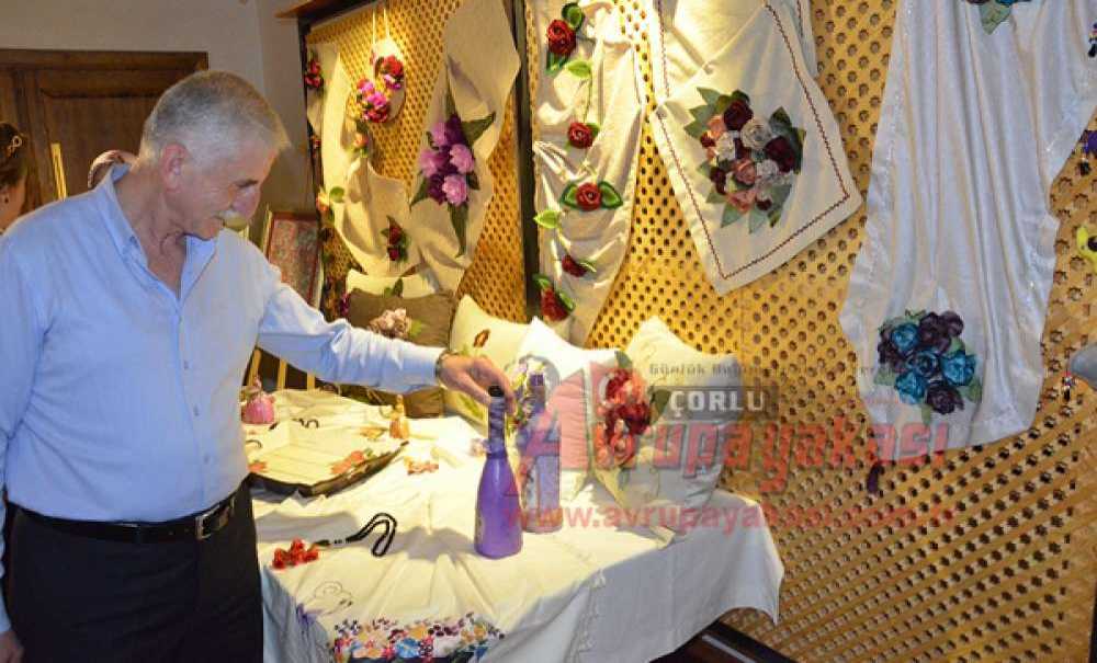 Kursiyerlerin Resim Ve El Sanatları Sergisi Açıldı