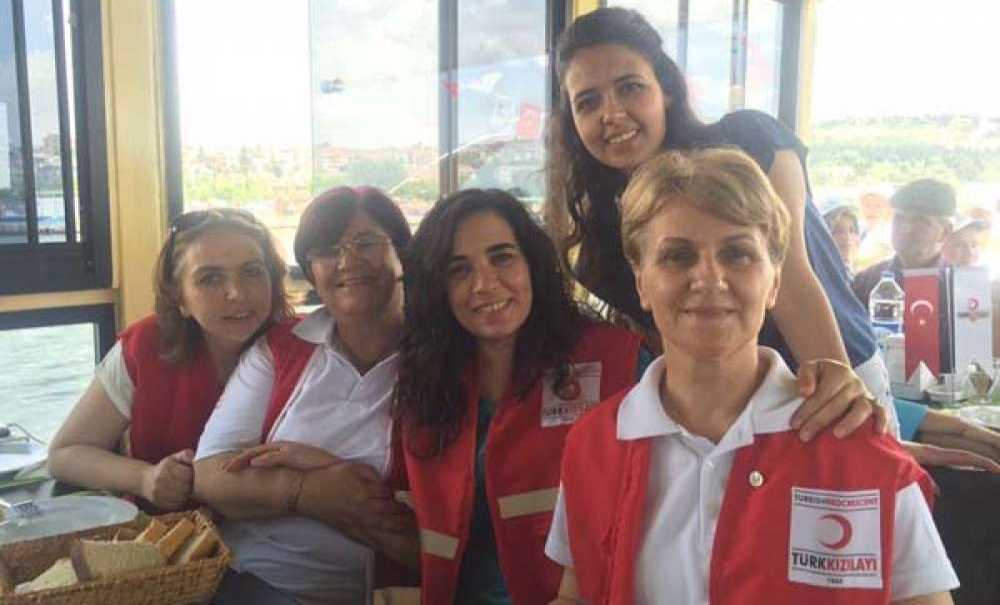 Kızılay Çorlu Şubesi`nden Huzurevi Sakinleri Ve Yetim Çocuklara Gemi Turu