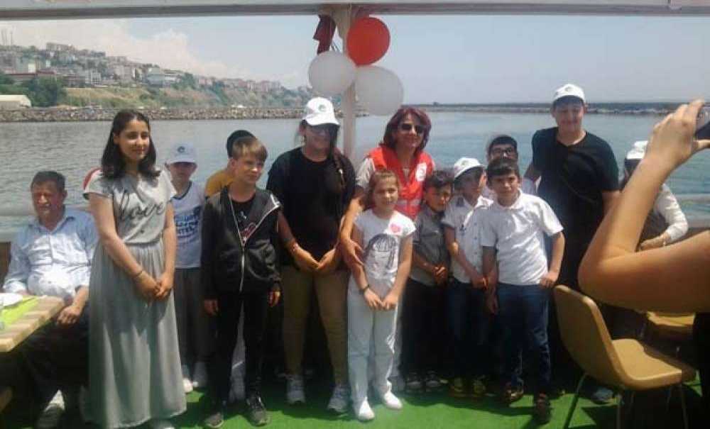 Kızılay Çorlu Şubesi`nden Huzurevi Sakinleri Ve Yetim Çocuklara Gemi Turu