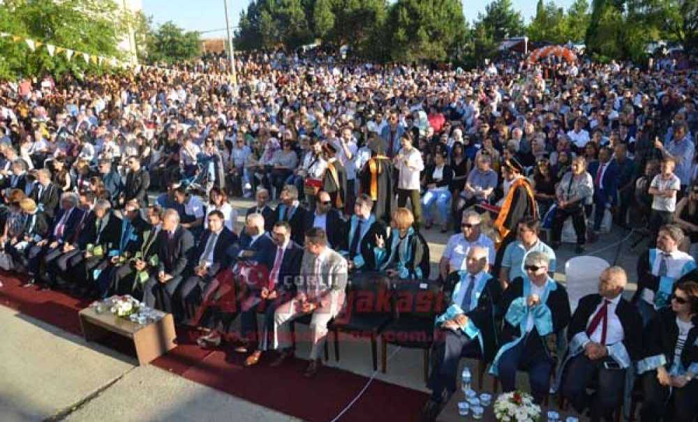 Nkü Çorlu Mühendislik Fakültesi'nde Mezuniyet Töreni