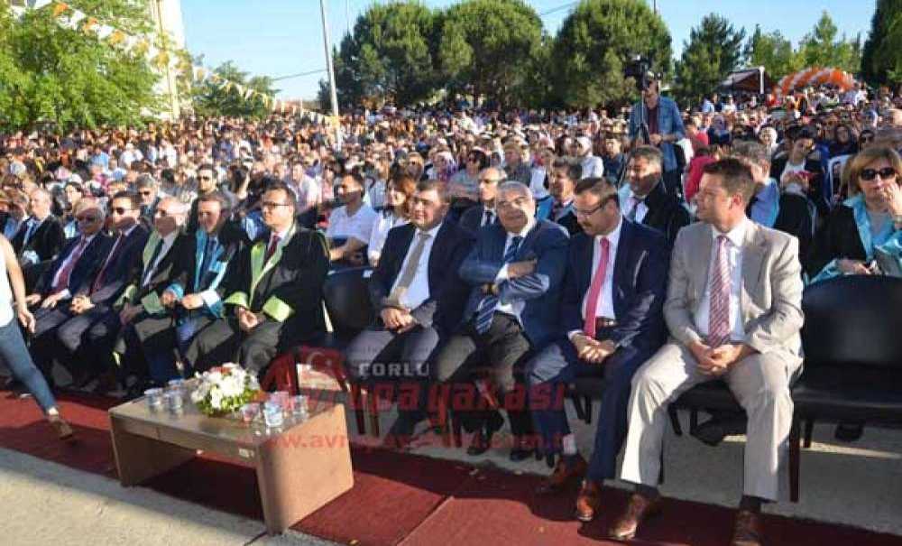 Nkü Çorlu Mühendislik Fakültesi'nde Mezuniyet Töreni